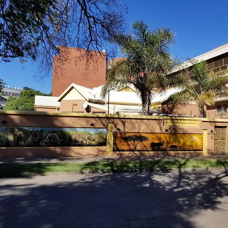 Chisam Guest Lodge Pty Ltd Joanesburgo Exterior foto